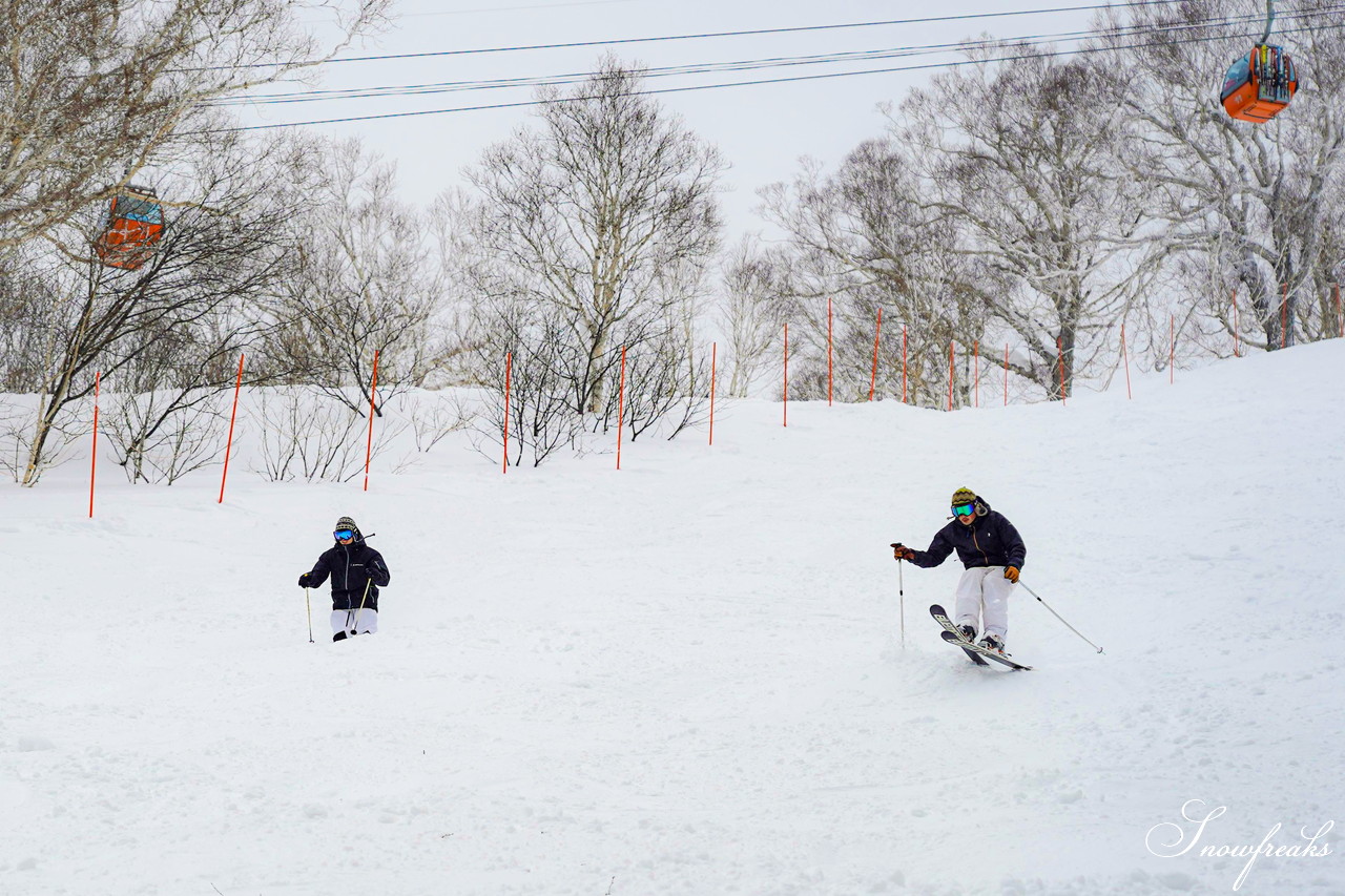 札幌国際スキー場 積雪たっぷり 300cm。コンディション良好なゲレンデでモーグル女子 ・畑田繭さんとコブコブセッション！